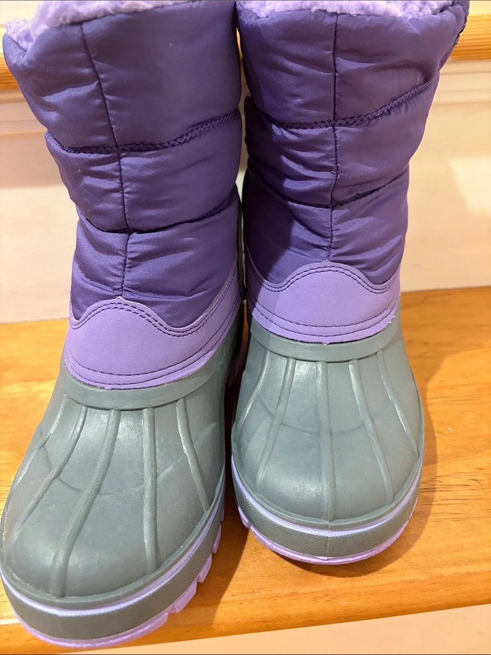 New Lands End youth 3 snow boot
